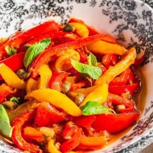 A close up of peperonata in a bowl.